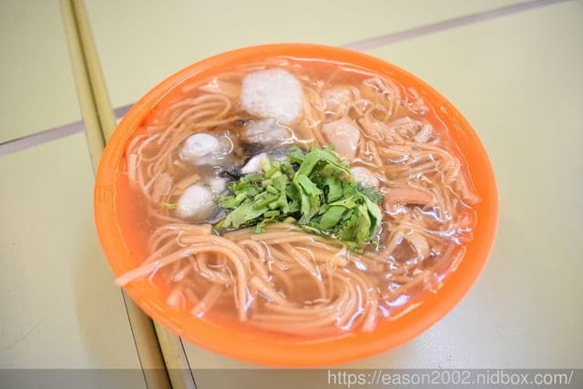 板橋中山公園麵線（淡水店）。淡水麵線推薦。綜合麵線＋臭豆腐＋涼麵。一年四季都合宜的銅板價美食