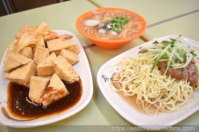 板橋中山公園麵線（淡水店）。淡水麵線推薦。綜合麵線＋臭豆腐＋涼麵。一年四季都合宜的銅板價美食