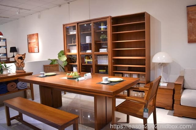 印尼柚木家具推薦。新麗屋柚木家具。用料實在，價格優惠，越用色澤越美的家具推薦
