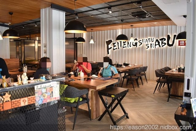 中和火鍋。燙燙極緻涮涮鍋 中和店。食材新鮮嚴選，湯頭選擇多樣化。肉品超大盤，份量飽足