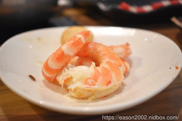 中和火鍋。燙燙極緻涮涮鍋 中和店。食材新鮮嚴選，湯頭選擇多樣化。肉品超大盤，份量飽足