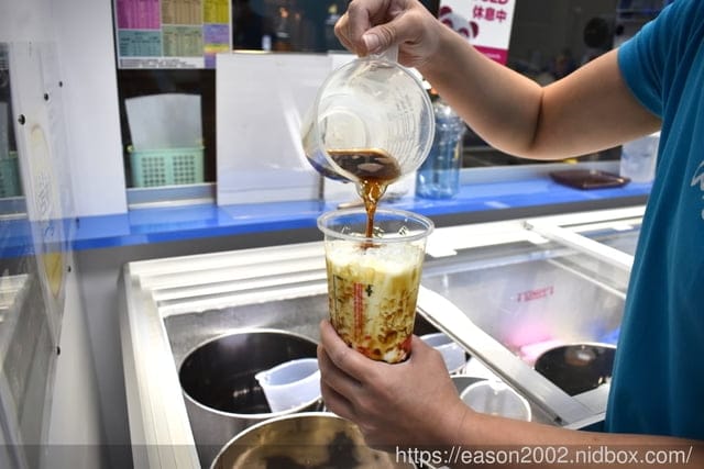 古字味紅茶推薦。#吳家紅茶冰。清涼消暑又解渴，從中南部展店至北台灣，中央工廠運送茶飲，全程保留風味