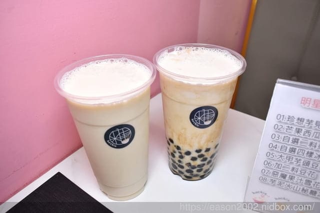 台北甜品推薦。#何家甜品舖 公館汀洲店。創意冰品，猪血糕花生雪花冰。食材嚴選，精心製程，讓甜品口感精緻細膩