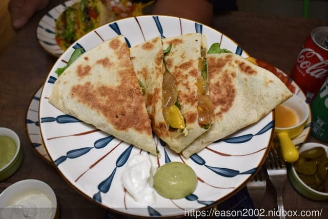 內湖taco，捲餅，薄餅burrito。RJK羅傑斯墨西哥廚房。全手作醬料，沾醬，主食，口味清爽不油膩。近港墘站1號出口