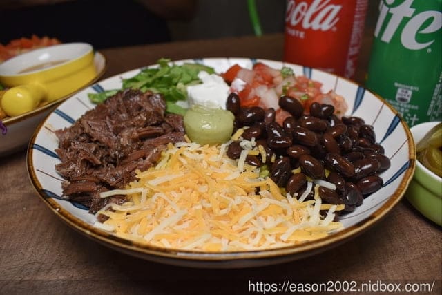 內湖taco，捲餅，薄餅burrito。RJK羅傑斯墨西哥廚房。全手作醬料，沾醬，主食，口味清爽不油膩。近港墘站1號出口