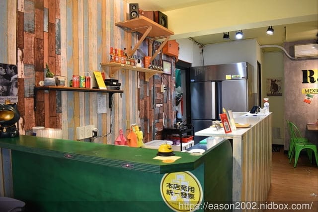 內湖taco，捲餅，薄餅burrito。RJK羅傑斯墨西哥廚房。全手作醬料，沾醬，主食，口味清爽不油膩。近港墘站1號出口