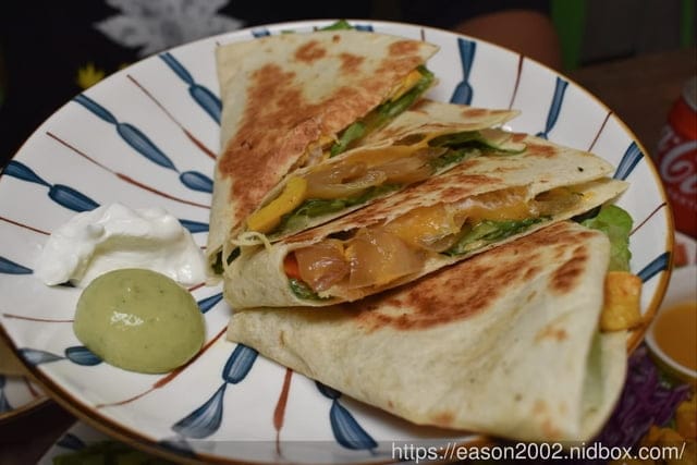 內湖taco，捲餅，薄餅burrito。RJK羅傑斯墨西哥廚房。全手作醬料，沾醬，主食，口味清爽不油膩。近港墘站1號出口