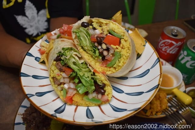 內湖taco，捲餅，薄餅burrito。RJK羅傑斯墨西哥廚房。全手作醬料，沾醬，主食，口味清爽不油膩。近港墘站1號出口