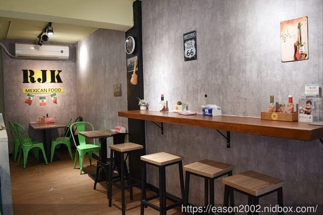 內湖taco，捲餅，薄餅burrito。RJK羅傑斯墨西哥廚房。全手作醬料，沾醬，主食，口味清爽不油膩。近港墘站1號出口