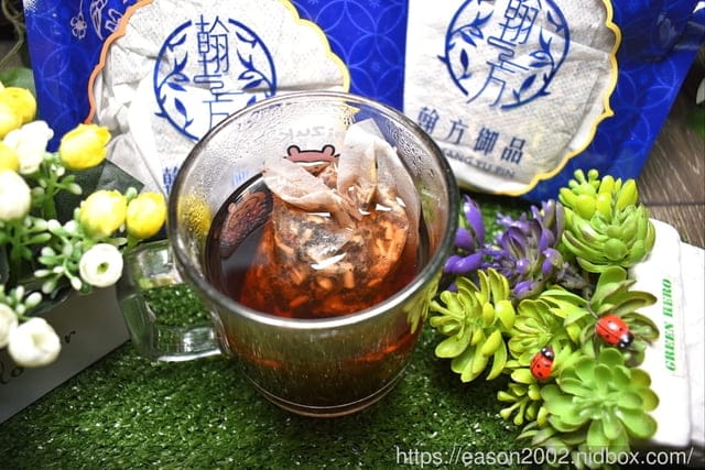 翰方御品 順孅茶。大魚大肉後的方便養生保養。洛神花香，微酸好喝，熱熱喝，更舒暢