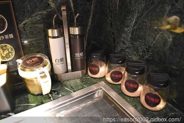 （文末抽獎）台北火鍋推薦。樂崎火鍋 台北民生。超澎湃的龍蝦火鍋，18款湯頭任你選，最新推出：酥炸海陸拼盤
