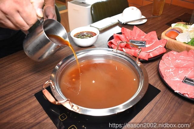 （文末抽獎）台北火鍋推薦。樂崎火鍋 台北民生。超澎湃的龍蝦火鍋，18款湯頭任你選，最新推出：酥炸海陸拼盤