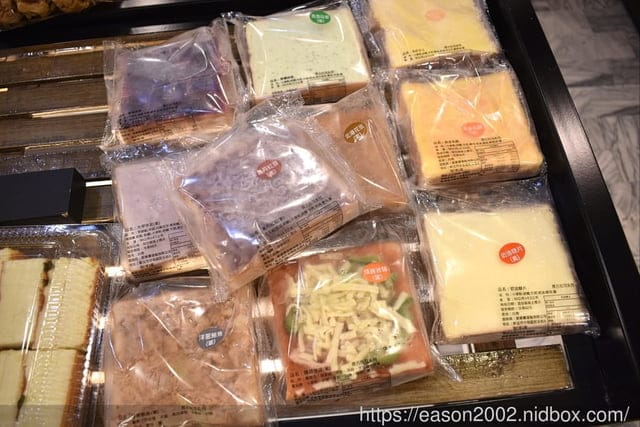 宅配美食。愛維爾手感烘培坊。用微波爐也能讓冷凍厚片吐司，輕鬆美味上桌