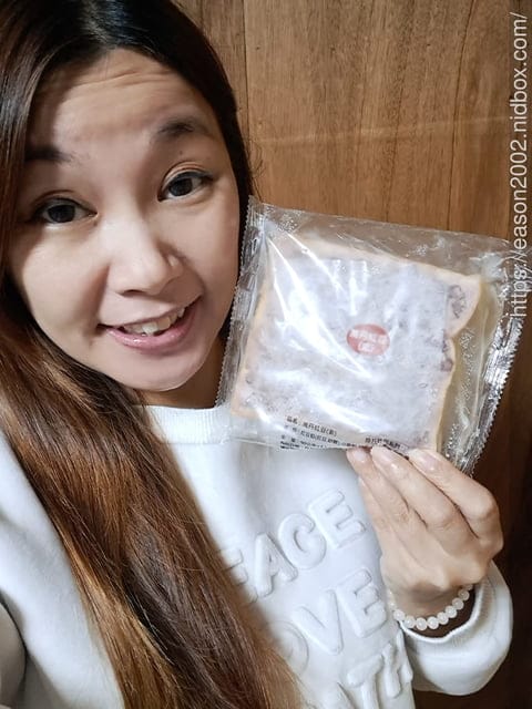 宅配美食。愛維爾手感烘培坊。用微波爐也能讓冷凍厚片吐司，輕鬆美味上桌