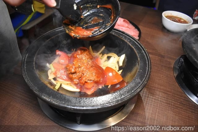 最狂的正宗台式爆炒火鍋。一吃就被圈粉的台式爆炒火鍋  一位難求，建議先訂位。最強台鍋 狂一鍋*新店三民店