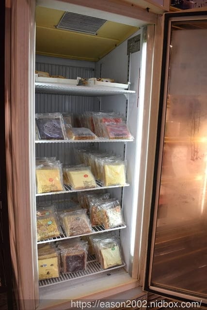 宅配美食。愛維爾手感烘培坊。用微波爐也能讓冷凍厚片吐司，輕鬆美味上桌