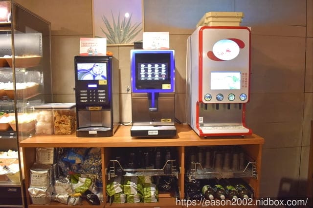 肉多多火鍋基隆愛二店。全新世代的全新菜單，主打熟成好肉，爆炒神湯。#打卡再送肉