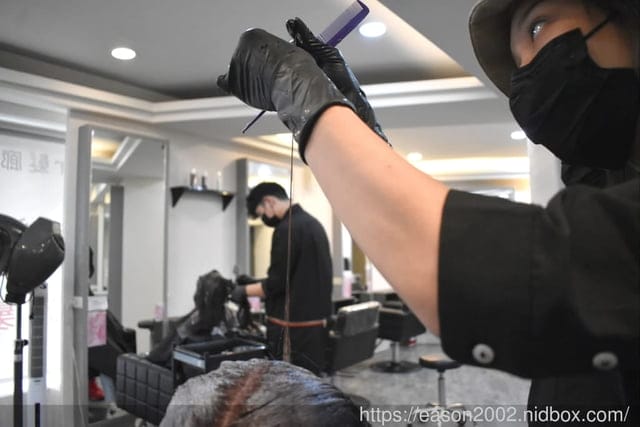 板橋染髮推薦。＃Wor hair 府中店。想到整髮，就想到 Wor hair，全省多家分店。女生燙或染1500 不分長短包含洗加剪