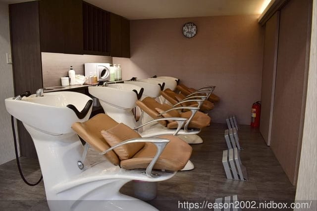 板橋染髮推薦。＃Wor hair 府中店。想到整髮，就想到 Wor hair，全省多家分店。女生燙或染1500 不分長短包含洗加剪