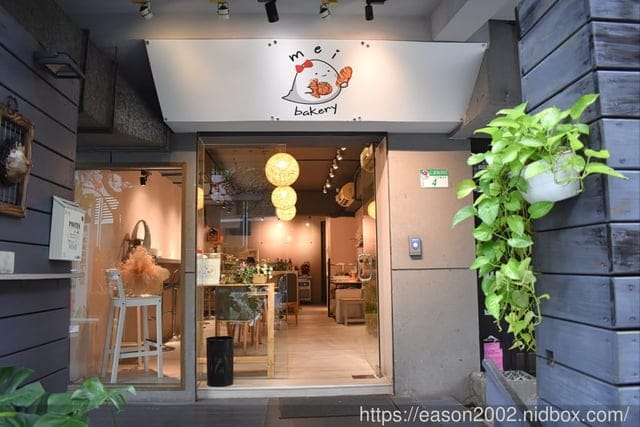 2023超夯的蛋糕花束。Sususugar鼠鼠糖 草莓蛋糕花束，使用新鮮大湖草莓，日式燙麵戚風蛋糕體。銷售年破百萬顆的人氣蛋糕
