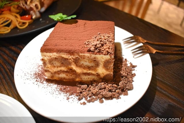 台中北屯聚餐餐廳。Alisa CAFE & Bistro 愛莉沙咖啡。餐酒館 浪漫約會首選，餐點精緻細膩