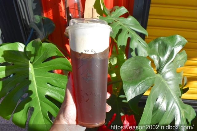 台中人氣打卡手搖飲推薦。Like 17 in 樂業（Asia Taiwan），網美最愛打卡點，真材實料果粒/水果切片入茶，只要NT$65