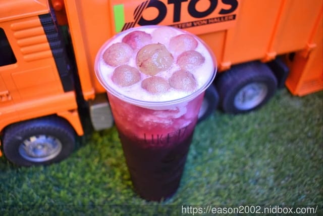 台中人氣打卡手搖飲推薦。Like 17 in 樂業（Asia Taiwan），網美最愛打卡點，真材實料果粒/水果切片入茶，只要NT$65