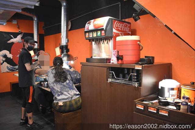 台北市東區燒肉推薦。嘴邊肉の嘴上功夫日式燒肉台北市民店。只要NT$650，多達70多種以上新鮮食材、冰淇淋、飲料、滷肉飯，無限量供應吃到飽
