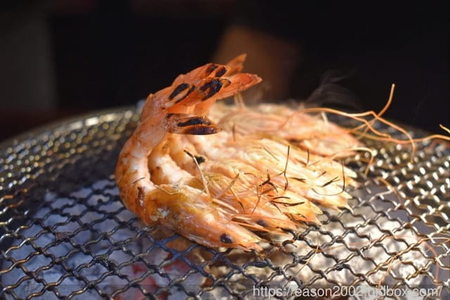 台北市東區燒肉推薦。嘴邊肉の嘴上功夫日式燒肉台北市民店。只要NT$650，多達70多種以上新鮮食材、冰淇淋、飲料、滷肉飯，無限量供應吃到飽