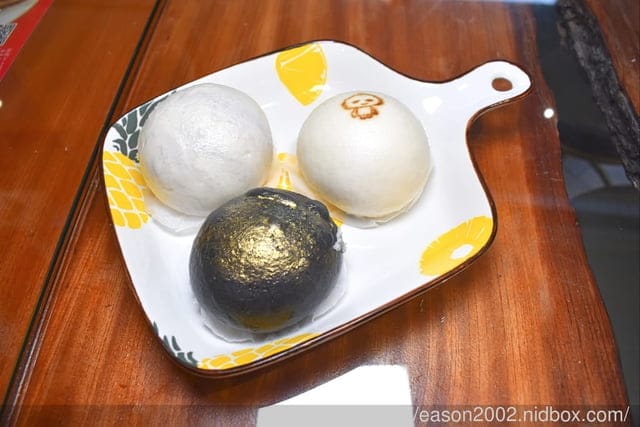 宜蘭礁溪美食。老家LAO CHIA 冰花鍋貼 小籠湯包 手搖飲。脆皮鍋貼/爆汁小籠湯包/水果入茶葡萄柚綠茶/爆漿流沙包