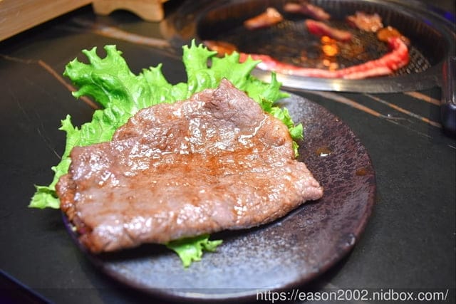 新竹美食|山上走走 日式無菜單燒肉專門店。浪漫夢幻海底世界享受頂級A5和牛/飯後甜品：金箔霜淇淋