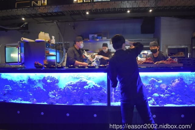 新竹美食|山上走走 日式無菜單燒肉專門店。浪漫夢幻海底世界享受頂級A5和牛/飯後甜品：金箔霜淇淋