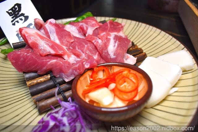 新竹美食|山上走走 日式無菜單燒肉專門店。浪漫夢幻海底世界享受頂級A5和牛/飯後甜品：金箔霜淇淋