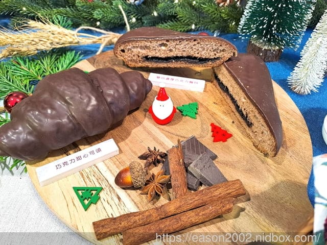 OK CAFÉ 雙聯名。聯名品牌：冬季巧克力（阿華田）| 健康甜首選（黑糖道）。黑糖肉桂捲/黑糖桂圓蛋糕/黑糖道黑糖醇奶茶/OK熊巧克力土司