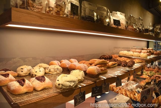 竹圍麵包店，和正農作~麵包之魂|小小不到5坪的麵包店，為什麼每天擠爆排隊！？