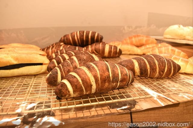 竹圍麵包店，和正農作~麵包之魂|小小不到5坪的麵包店，為什麼每天擠爆排隊！？