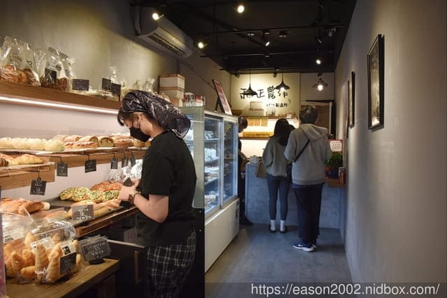竹圍麵包店，和正農作~麵包之魂|小小不到5坪的麵包店，為什麼每天擠爆排隊！？