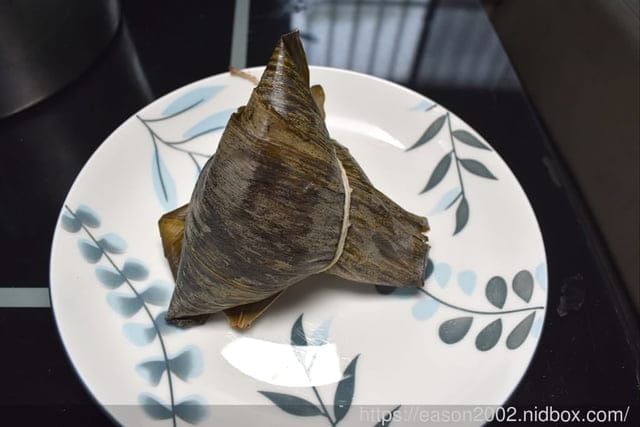 淡水在地人才知道的淡水美食，滬尾滷味 X 第一家肉粽 | 料多味美，粽葉飄香