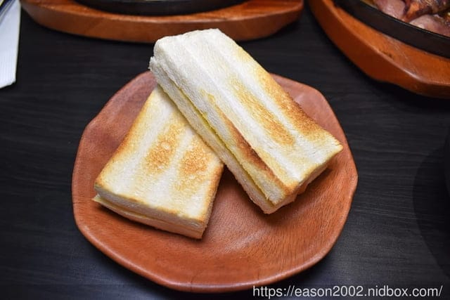 土城牛排 | 牛轉乾坤牛排-土城店，享受平價大口吃肉的快感，飲料、湯品、麵包、冰淇淋 無限量供應