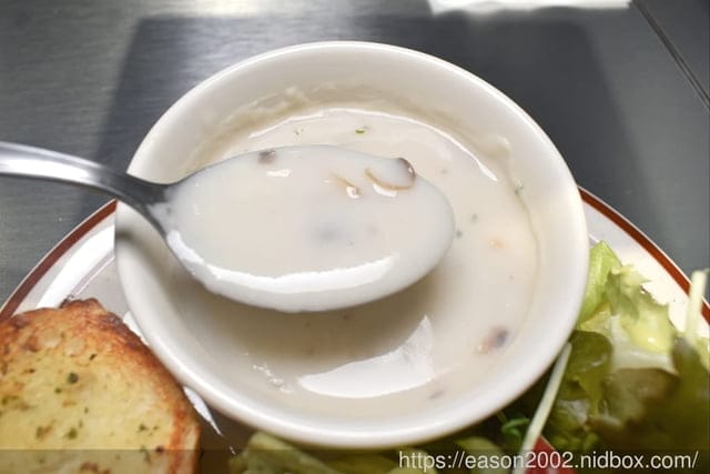 宜蘭礁溪漢堡 | 海皮漢堡 Happy Burger  推薦菜單：花生培根起司豬肉堡/法式吐司（巧克力口味）/墨西哥脆餅（塔可肉醬）