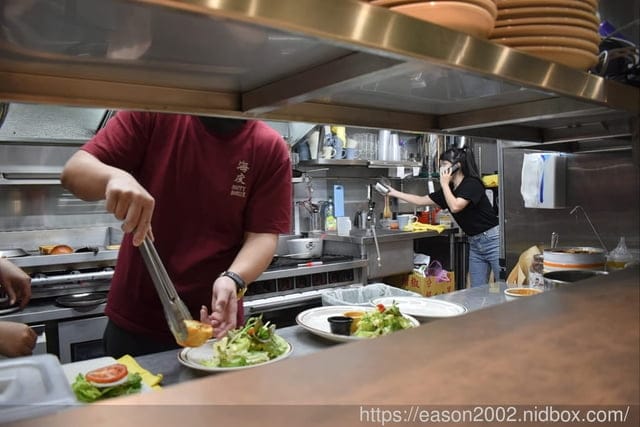 宜蘭礁溪漢堡 | 海皮漢堡 Happy Burger  推薦菜單：花生培根起司豬肉堡/法式吐司（巧克力口味）/墨西哥脆餅（塔可肉醬）