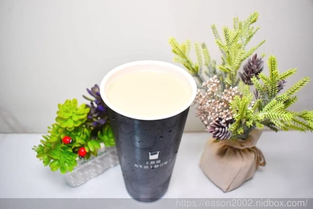 《上飲號YIN HAO》 為生活上個引號 | 健康特色手搖飲，天然手作凍飲、無香料、無香精，食材嚴選、真材實料。台北外送飲料推薦