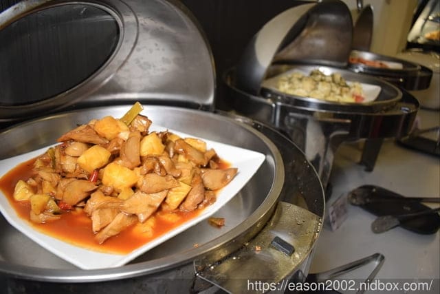 宜蘭火烤三吃 自助式吃到飽推薦 | 愛知味 火鍋、燒烤 自助百匯，食材種類多樣化，讓你吃得眼花撩亂