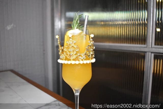 台中北區美食 | Eartha燒肉餐酒館 夢幻珠寶盒 異國風味餐點 三層豪華海神殿