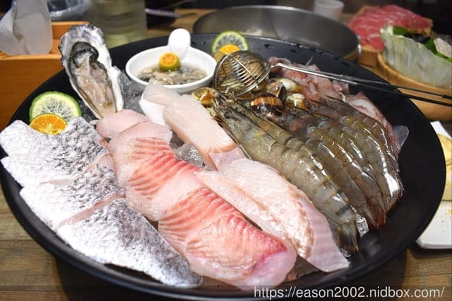 宜蘭冬山鄉美食推薦 | 大谷目糧倉·鍋物館東北酸白菜 享受精緻鍋物與檜木藝術的藝文餐廳