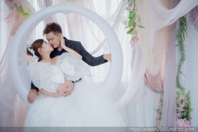 基隆孕婦寫真推薦 | 請進攝影棚 專業造型師＆攝影師 千變場景 符合各式不同喜好風格 | 女攝影師 拍攝輕鬆愉快又自在