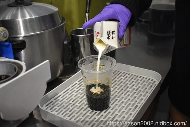 #文末抽獎 士林夜市 台北美食推薦 | 頃刻間 綠豆沙牛奶專賣店 真材實料的天然手搖飲