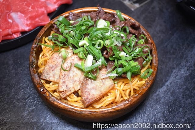 內湖美食 | 龍府小鍋(螺螄粉火鍋） 酸香麻辣個人鍋 三種不同湯頭可以選擇 特色熟食小點