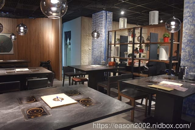 內湖美食 | 龍府小鍋(螺螄粉火鍋） 酸香麻辣個人鍋 三種不同湯頭可以選擇 特色熟食小點