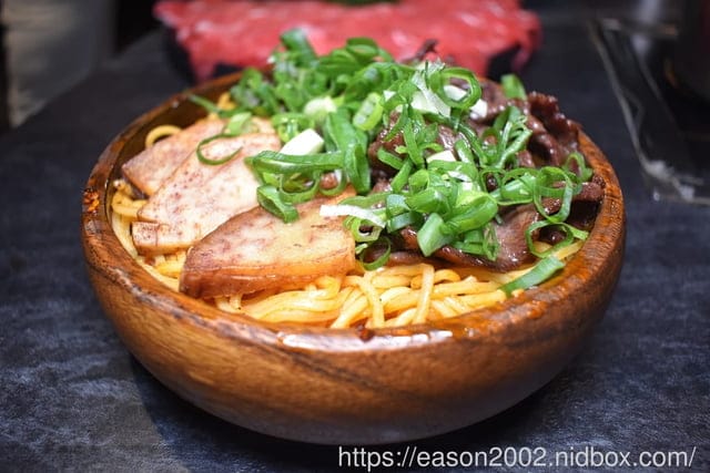 內湖美食 | 龍府小鍋(螺螄粉火鍋） 酸香麻辣個人鍋 三種不同湯頭可以選擇 特色熟食小點